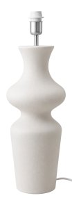 Belladonna 60cm Vit base de lámpara De Hallbergs - Den vita, strukturerade finishen framh&auml;ver lampans organiska former och g&ouml;r den enkel att kombinera med olika typer av lampsk&auml;rmar och inredningsstilar.