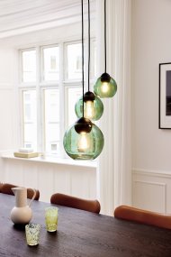 Bubbles Ø14 Verde De Halo Design - El cristal verde añade elegancia y, cuando está encendido, garantiza una agradable distribución de la luz en la estancia.