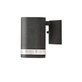 Modena Negro De Konstsmide - Gracias a su dise&ntilde;o atemporal, Modena se integra a la perfecci&oacute;n tanto en espacios modernos como cl&aacute;sicos y se convierte en un elemento decorativo incluso cuando est&aacute; apagada.