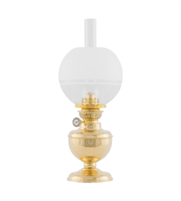 Aspö 70 Latón De Karlskrona lampfabrik - Una l&aacute;mpara cl&aacute;sica peque&ntilde;a de queroseno con pantalla de aceite de lat&oacute;n, ideal para ambientes mar&iacute;timos.