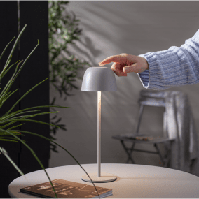 Ronda 35cm portátil De Star Trading - Elegante lámpara de mesa recargable con función de atenuación, que se ajusta manteniendo un dedo en la parte superior.