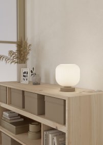 Dasmina 22cm Blanco/arena De Eglo - Gracias a su combinación de colores neutros, Dasmina se adapta a diversos espacios, como una mesa auxiliar, una mesita de noche, un escritorio o junto a una ventana.