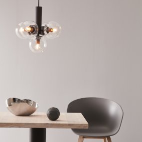 Avenue Ø43 Negro De CO Bankeryd - Avenue se adapta encima de la mesa del comedor, donde difunde una hermosa luz, o encima de la mesa de café para agregar estilo a la sala de estar.