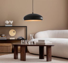 Mogano Ø40 Negro De Eglo - El dise&ntilde;o minimalista hace que la l&aacute;mpara se adapte f&aacute;cilmente a diferentes estilos de interior y es una excelente opci&oacute;n para quienes buscan una soluci&oacute;n de iluminaci&oacute;n sutil pero elegante.