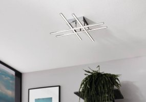 Lasana 50cm Cromo plafón De Eglo - Esta lámpara de techo tiene un diseño moderno y futurista con brazos LED entrecruzados en un acabado metálico brillante.