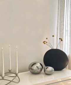 Globus 10cm Color humo lámpara de mesa De Aneta Lighting - L&aacute;mpara de mesa globo realizada en cristal ahumado con fuente de luz en el interior de la esfera de cristal, que proporciona una luz decorativa y acogedora.