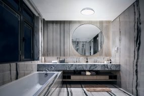 LED Bath Ø30 Cromo lámpara de baño De Ledvance - F&auml;rgtemperaturen g&aring;r att justera mellan 3000K varmvitt ljus och 4000K kallvitt ljus genom att trycka snabbt tv&aring; g&aring;nger p&aring; din v&auml;ggstr&ouml;mbrytare.