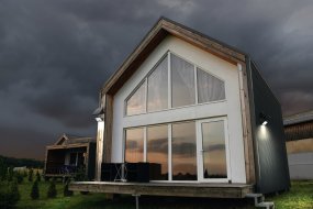 Flood Sensor 30W Negro lámpara solar De Ledvance - El sensor de movimiento PIR incorporado y el sensor de luz diurna encienden autom&aacute;ticamente la l&aacute;mpara cuando se detecta movimiento en la oscuridad, lo que garantiza la seguridad y la eficiencia energ&eacute;tica.