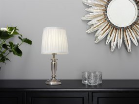 Ines 34cm Plata antigua De Cottex - Perfecta como una elegante fuente de luz en la mesita de noche o mesa auxiliar y se adapta tanto a interiores tradicionales como modernos.