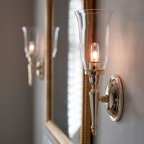 Dryden 40cm Latón pulido lámpara de baño De Elstead Lighting - La lámpara de pared Dryden es una lámpara clásica y elegante fabricada con materiales de latón de alta calidad que garantizan muchos años de uso confiable.