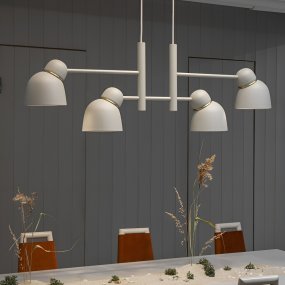 Bird 120cm Arena/latón De Belid - Con dos opciones de pantalla, esta lámpara proporciona una luz cálida y suave a través del cristal opalino o una luz focalizada a través de las pantallas de acero sueco.