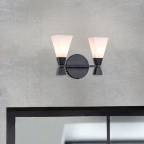 Bowtie 34cm Negro lámpara de baño De Elstead Lighting - La lámpara de pared Bowtie en negro mate es una moderna lámpara de espejo con protección IP44 y, por lo tanto, es adecuada para baños, pero también para otros espacios interiores como lavaderos o aseos de invitados.