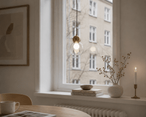 Barba Ø15 Transparente/cobre lámpara de ventana De Lampan - Gracias a su forma redonda, la l&aacute;mpara es un elemento decorativo que se integra a la perfecci&oacute;n en cualquier ambiente.