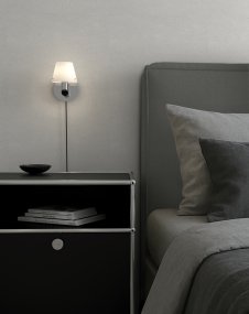 Gil Ø10 Cromo De Herstal - La pantalla de cristal opalino garantiza una sutil distribuci&oacute;n de la luz y, en combinaci&oacute;n con el marco cromado, le confiere a Gil la atm&oacute;sfera, la presencia y la caracter&iacute;stica expresi&oacute;n de Herstal.