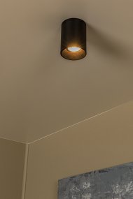 Gerti Negro foco de techo De Lucide - Gerti es una opci&oacute;n atemporal que combina un dise&ntilde;o discreto con una iluminaci&oacute;n eficaz.