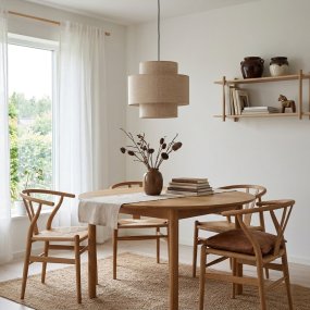 Hilma Ø40 Beige Lámpas de techo De Cottex - La tela beige crea un ambiente c&aacute;lido y acogedor, haciendo de Hilma una l&aacute;mpara vers&aacute;til y f&aacute;cil de combinar con otros muebles.
