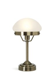 Jas 30cm Latón antiguo lámpara de mesa De Lampan - Cuenta con una base de metal con acabado en lat&oacute;n antiguo y una pantalla curva de cristal blanco que proyecta una luz suave y agradable.