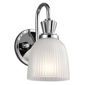 Cora Ø13 Cromo pulido lámpara de baño De Elstead Lighting - El vidrio en forma de campana con detalles acanalados e interior grabado flota hermosamente en el marco con acabado cromado pulido, creando una fuente de luz sofisticada y elegante para ambientes de ba&ntilde;o.