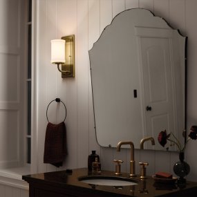 Vetivene 30cm Latón De Elstead Lighting - Vetivene es una elegante l&aacute;mpara de pared para ba&ntilde;o que combina un dise&ntilde;o cl&aacute;sico con materiales de alta calidad.
