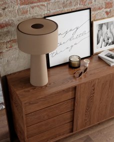 Linum 50cm Beige De By Rydéns - El tejido de lino proporciona una luz c&aacute;lida y agradable, mientras que el parasol integrado garantiza una distribuci&oacute;n suave de la luz y crea un ambiente acogedor.