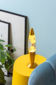 Rocket 35cm Amarillo De Leitmotiv - La l&aacute;mpara emite una luz suave y vibrante que se mueve en formas org&aacute;nicas, perfecta para la habitaci&oacute;n de un ni&ntilde;o o como detalle creativo y decorativo en tu hogar.
