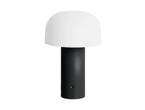 Luca LED 22cm Negro portátil De Leitmotiv - Gracias a su diseño LED inalámbrico, la lámpara se puede colocar con flexibilidad y, con una autonomía de hasta 8 horas, es perfecta para crear ambiente.