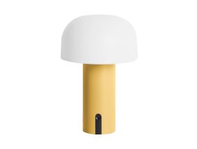 Luca LED 22cm Amarillo portátil De Leitmotiv - Está fabricada en metal con un cálido acabado amarillo y cuenta con una pantalla de plástico blanco lechoso que emite una luz suave y agradable.