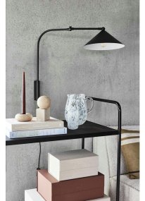 Kasa 60cm Negro lámpara de pared De OYOY - Gracias a su elegante forma, se integra en cualquier interior y aporta carácter y estilo a la estancia.