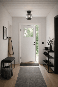 Globi Ø25 Negro/Ahumado plafón De Nordic Lighting - Dale a tu habitaci&oacute;n un ambiente c&aacute;lido y elegante con esta l&aacute;mpara de techo de estilo vintage.