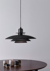 Primus I Ø43 Negro Lámpas de techo De Belid - Primus es una de nuestras lámparas colgantes de cocina más populares.