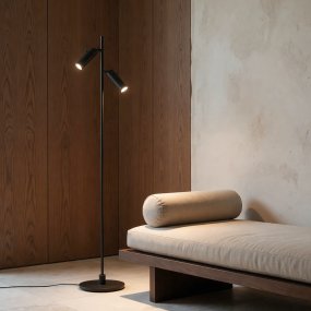Pipeline 2 Negro mate De Herstal - Con una altura de 132,6 cm y un di&aacute;metro de base de 20 cm, Pipeline ofrece una presencia estable y elegante adecuada para salas de estar, dormitorios y oficinas en casa.