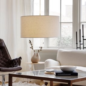 Soft Ø60 Blanco/arena De Belid - La lámpara colgante Soft es una pieza elegante con una forma ligeramente redondeada que crea una luz cálida y agradable.