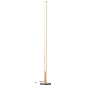 Arion Madera lámpara de pie De Brilliant - Su robusta base de metal, combinada con detalles de madera, le confiere un aspecto atemporal y natural que complementa diversos estilos de interior.
