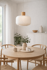 Ekerum Ø30 Blanco Lámpas de techo De Nordic Lighting - La suspensi&oacute;n con efecto madera crea un ambiente c&aacute;lido y armonioso que complementa una gran variedad de estilos de decoraci&oacute;n.