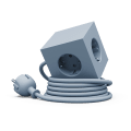 Square 1 with 30W Dual USBC & Magnetic base, 1.8m Azul De Avolt - Regleta de enchufes de diseño elegante de Avolt con un cable largo de PVC, un cubo de plástico reciclado y una placa magnética en la parte inferior para colgar en la pared.