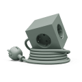 Square 1 with 30W Dual USBC & Magnetic base, 1.8m Verde De Avolt - Regleta de enchufes de diseño elegante de Avolt con un cable largo de PVC, un cubo de plástico reciclado y una placa magnética en la parte inferior para colgar en la pared.