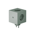 Square 2 Socket extender with 30W Dual USBC Verde De Avolt - Extensión de enchufe de Avolt con un diseño elegante, un cubo de plástico reciclado y una placa magnética en la parte inferior para colgar en la pared.