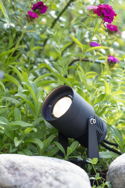 Spotlight 3W Negro Garden 24 De Markslöjd - Garden 24 tiene un grado de protección IP44 y es adecuado para iluminación de jardines y exteriores que podrás instalar fácilmente.
