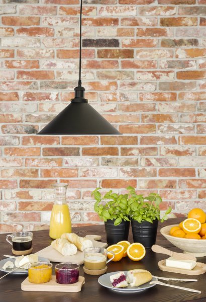 Paris Ø35 Negro Lámpas de techo De Aneta Lighting - El diseño de inspiración vintage se adapta perfectamente a interiores clásicos y modernos y se convierte en un elegante detalle en el hogar.