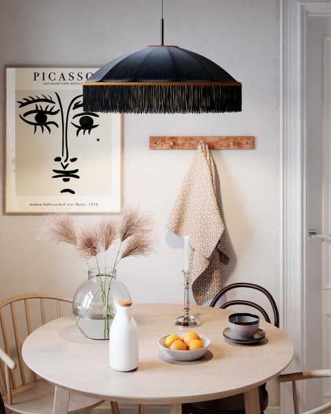 Francis Ø60 Negro Lámpas de techo De By Rydéns - La lámpara está equipada con un cable textil de 1,2 metros de largo y el soporte de techo está hecho de metal negro mate.