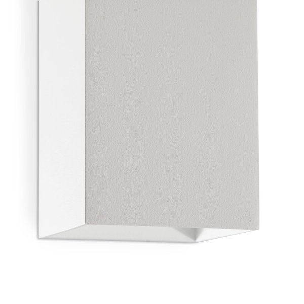 Lune 10cm Blanco lámpara de pared De Faro Barcelona - Lune es una l&aacute;mpara de pared cuadrada con acabado blanco mate que se integra a la perfecci&oacute;n en pasillos, corredores y otras zonas de paso.