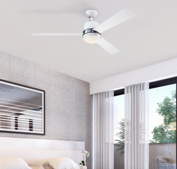 Tristan Ø132 Blanco De Westinghouse - El ventilador de techo Tristan con iluminación regulable y control remoto tiene un elegante diseño de dos tonos con acabado blanco y detalles en níquel cepillado.