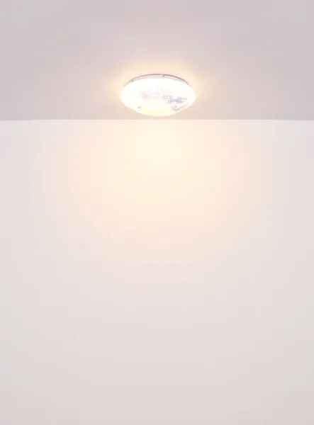 Gaia Ø35 Blanco lámpara infantil De Globo Lighting - Ett utm&auml;rkt val f&ouml;r vardagsrum, kontor eller barnrum och fungerar b&aring;de som en funktionell ljusk&auml;lla och en dekorativ inredningsdetalj.