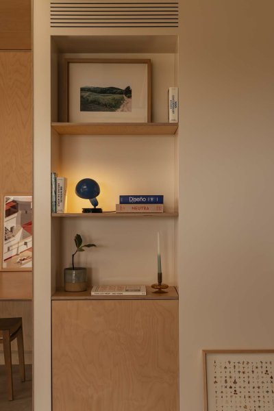 Bela 24cm Azul lámpara de escritorio De Faro Barcelona - Bela es una l&aacute;mpara vers&aacute;til que se adapta a cualquier estilo de interior.