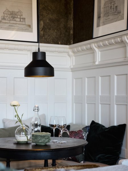 Solo Ø26 Negro Lámpas de techo De PR Home - Cable de plástico negro de 1,6 m de longitud con cazoleta de techo para suspensión con gancho del mismo color que la pantalla.