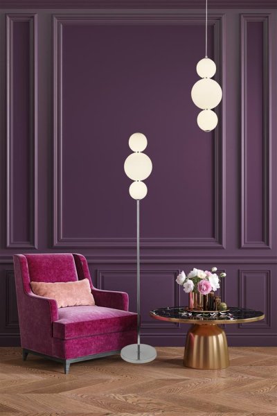 Snowball Cromo lámpara de pie De Searchlight - Snowball es una lámpara de pie que realmente destaca: con sus pantallas redondas de vidrio opalino y un toque de cromo, tiene una expresión suave, casi táctil, de la que carecen muchas otras lámparas.