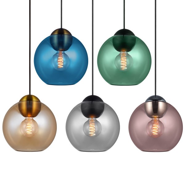 Bubbles Ø24 Ámbar Lámpas de techo De Halo Design - El vidrio de color &aacute;mbar combinado con los detalles de lat&oacute;n antiguo a&ntilde;ade elegancia y, cuando se enciende, crea una hermosa distribuci&oacute;n de luz en la habitaci&oacute;n.