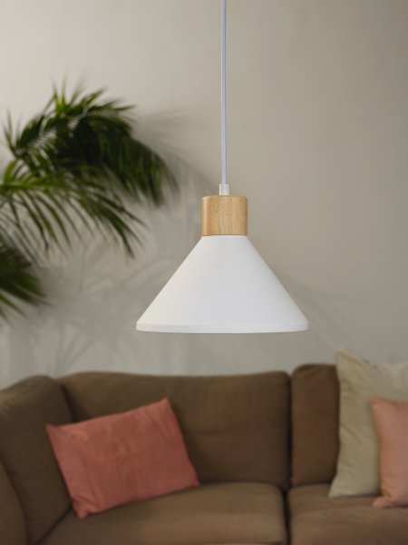 Plaster Wood Ø22 Blanco Lámpas de techo De Osram - Plaster Pure es una l&aacute;mpara colgante minimalista con dise&ntilde;o de alta calidad y detalles en madera.