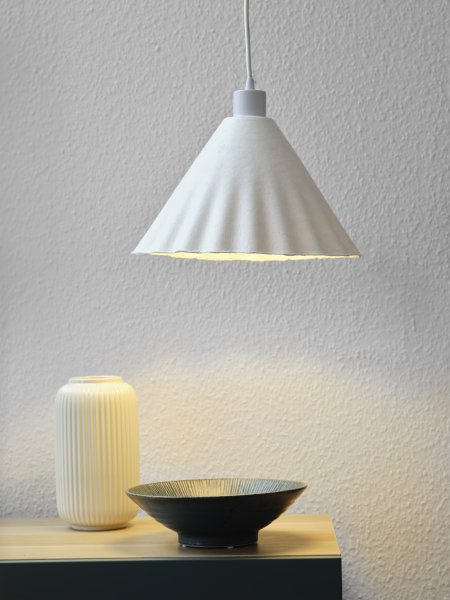 Pulp Ø30 Blanco Lámpas de techo De Ledvance - La pantalla de papel decorativa garantiza una hermosa difusi&oacute;n de la luz hacia abajo.
