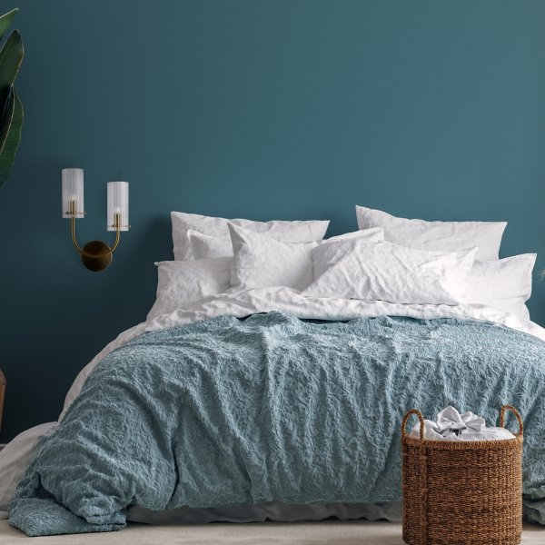 Arco 38cm Latón lámpara de pared De Maytoni - Con sus dos fuentes de luz, rodeadas de pantallas de cristal transparente acanalado y un hermoso brazo dorado, distribuye una luz elegante y acogedora por toda la estancia.